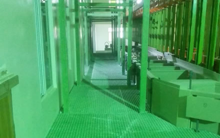 广东清远新野卫浴公司电镀平台项目玻璃钢格栅、玻璃钢桥架工程(图2)